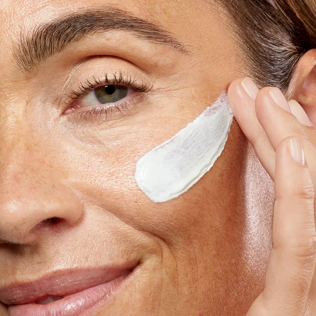 Future Renew Damage Reversal Day Cream SPF 25
